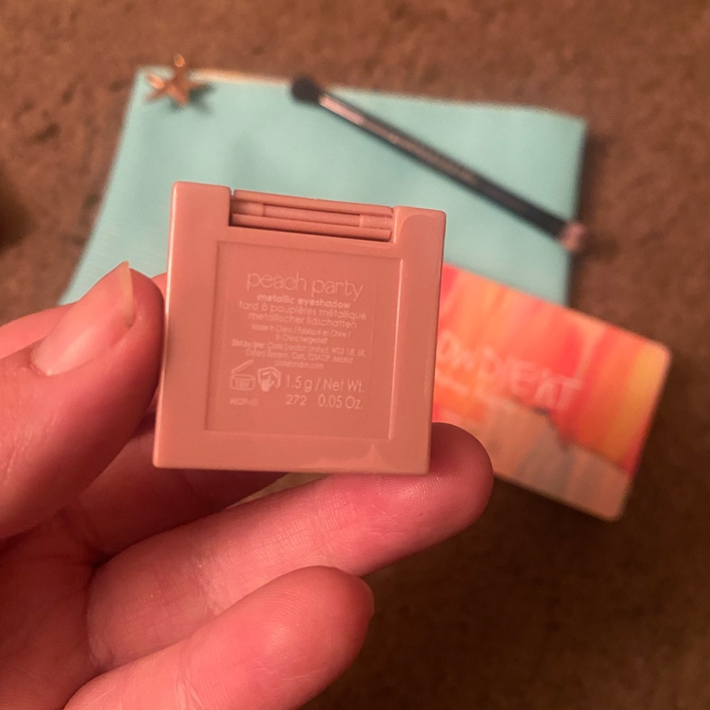 Makeup bundle - Picture 8 of 8